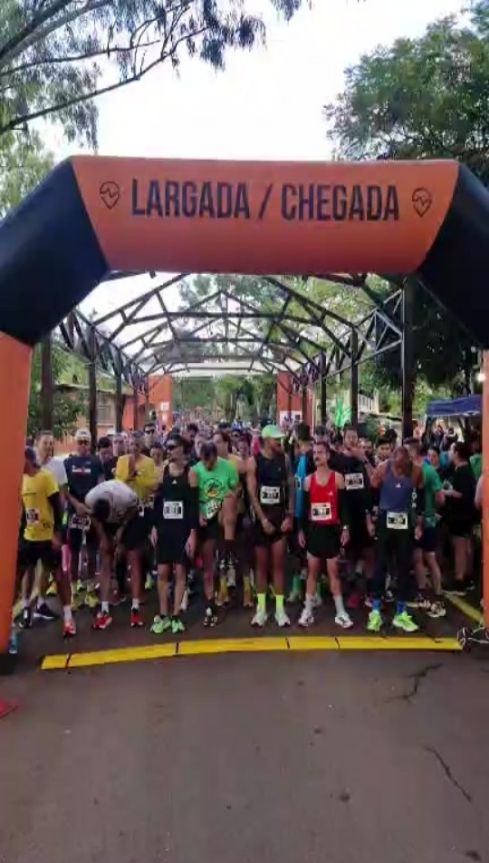 Largada da Corrida Beneficente Centro Vida e APAE